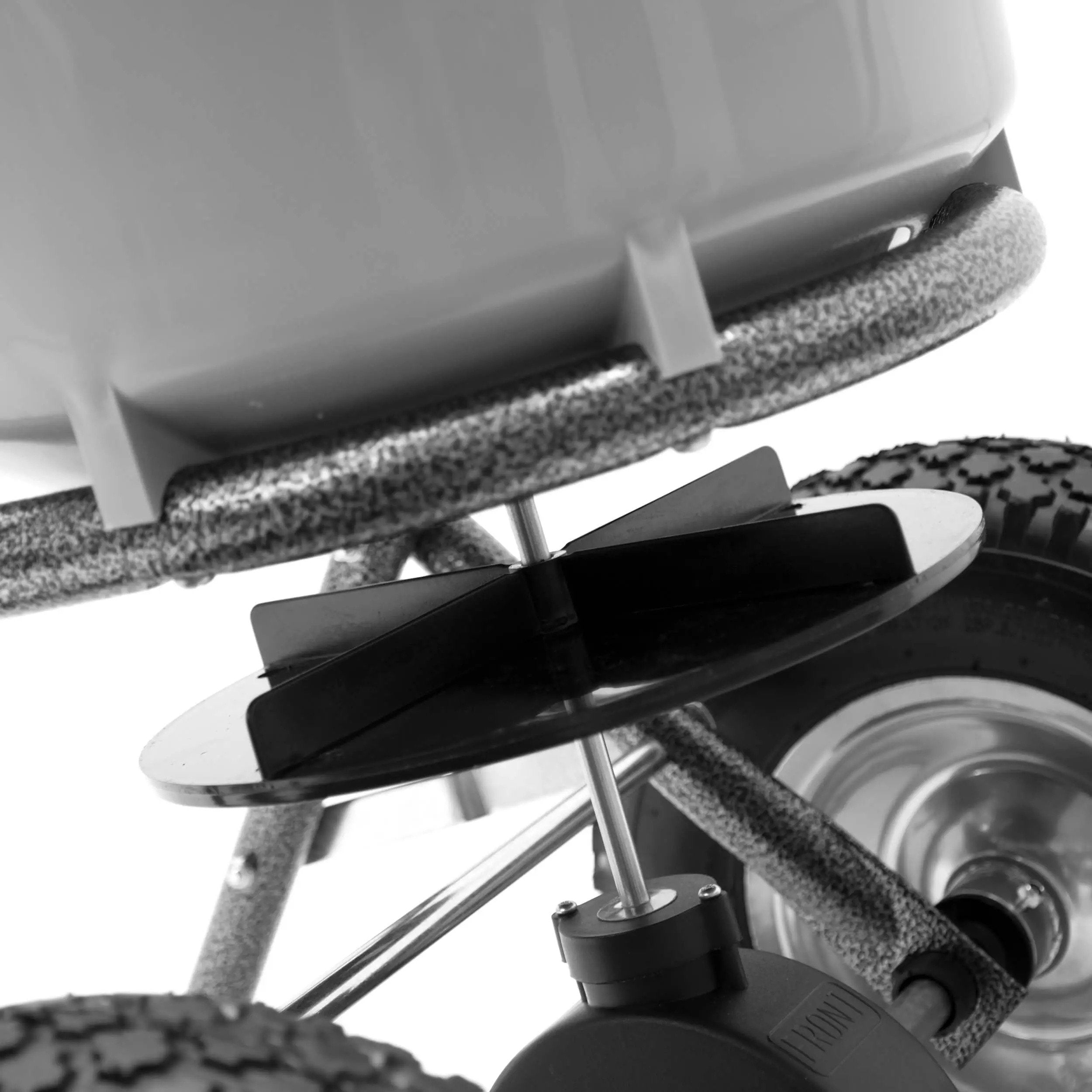 Economy Salt Spreader 23kg