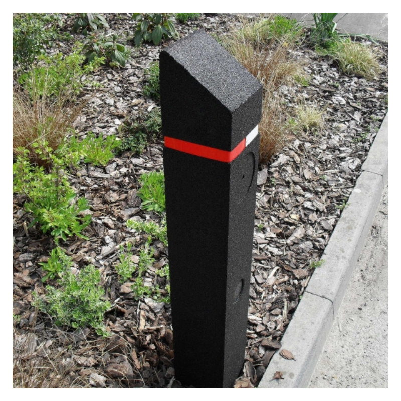 Berkeley Recycled Rubber Bollard