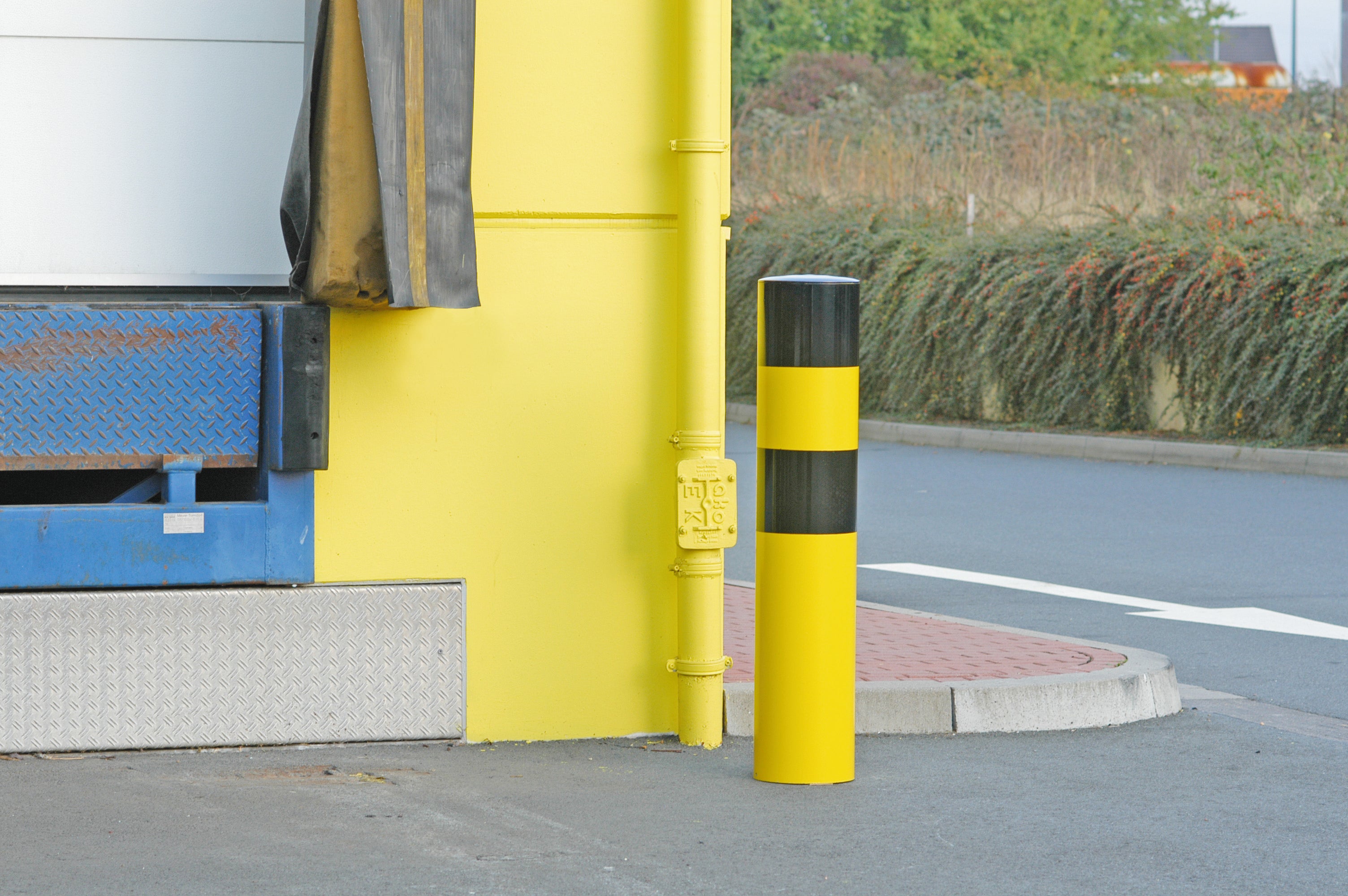 Black Bull Heavy Duty Steel Bollard XXL - 273mm Ø