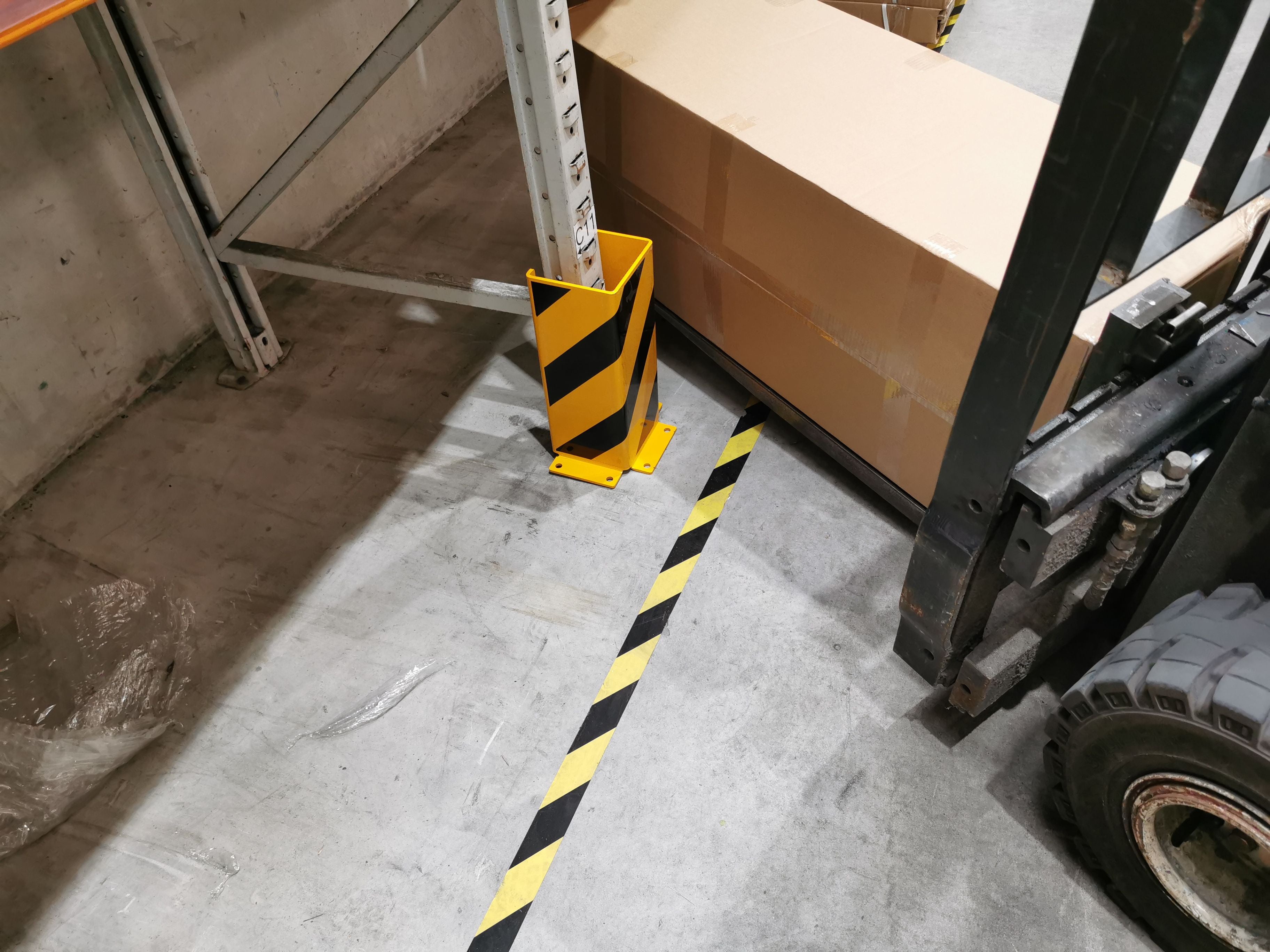 Defender U-Shaped Pallet Rack Protection