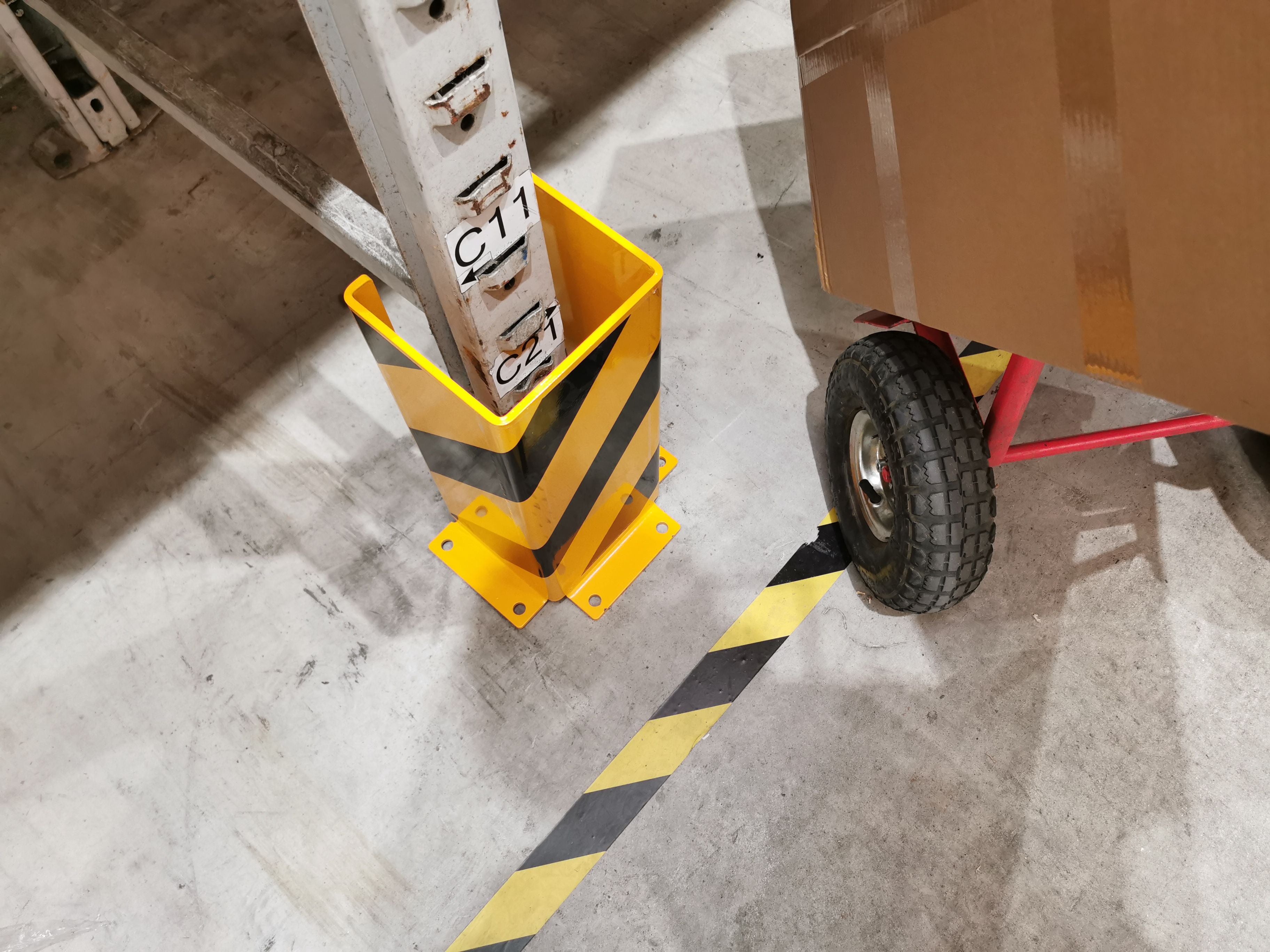 Defender U-Shaped Pallet Rack Protection