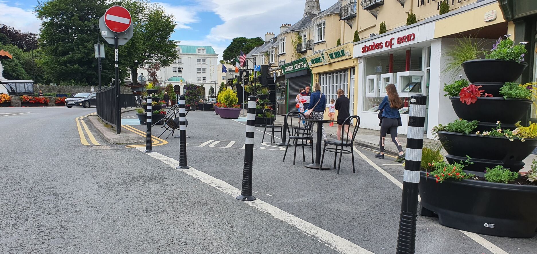 FlexBrite™ Flexible Bollard 1000mm (Black/White)