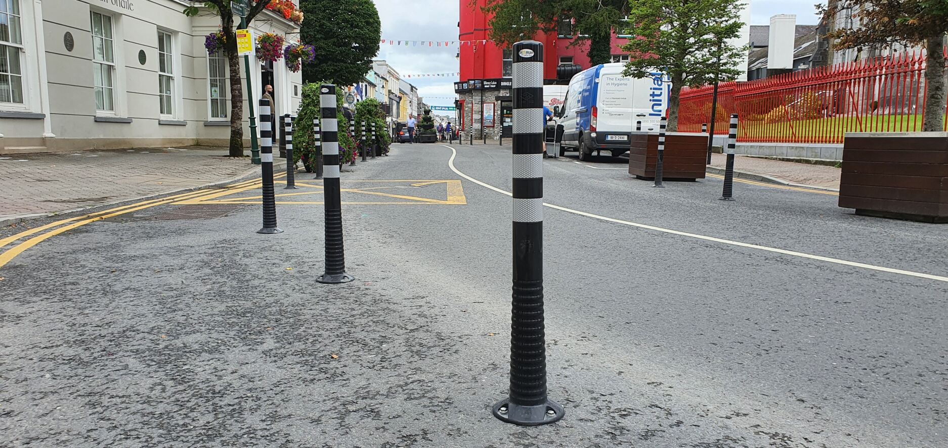 FlexBrite™ Flexible Bollard 1000mm (Black/White)