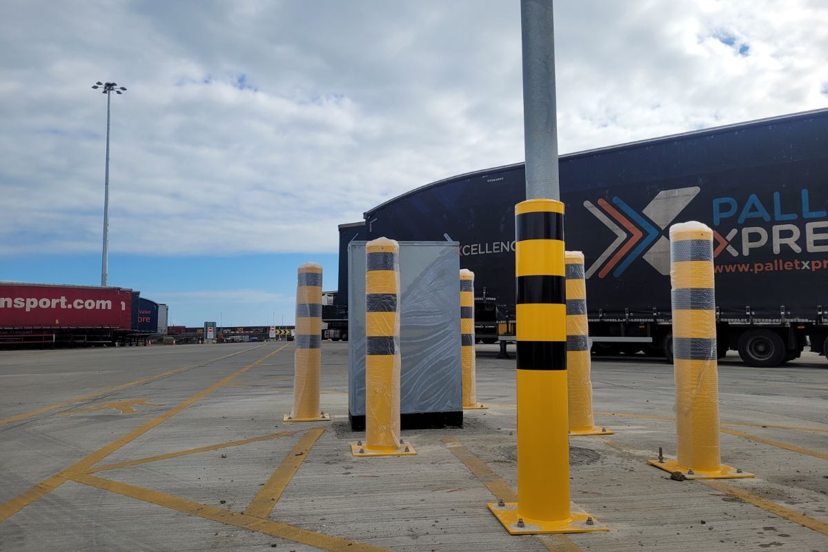 rosslare harbour steel bollards