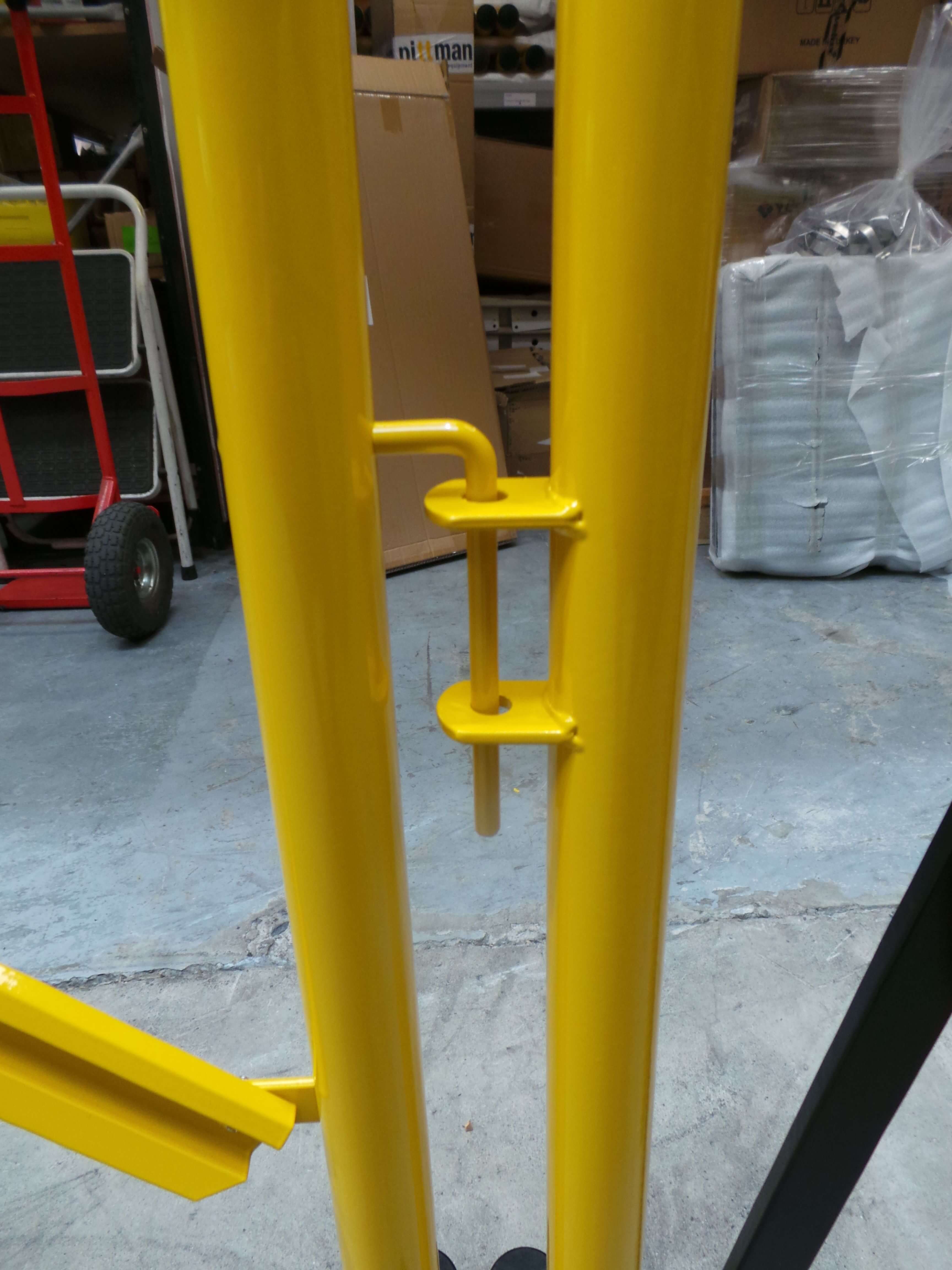 Aluminium Expandable Barrier