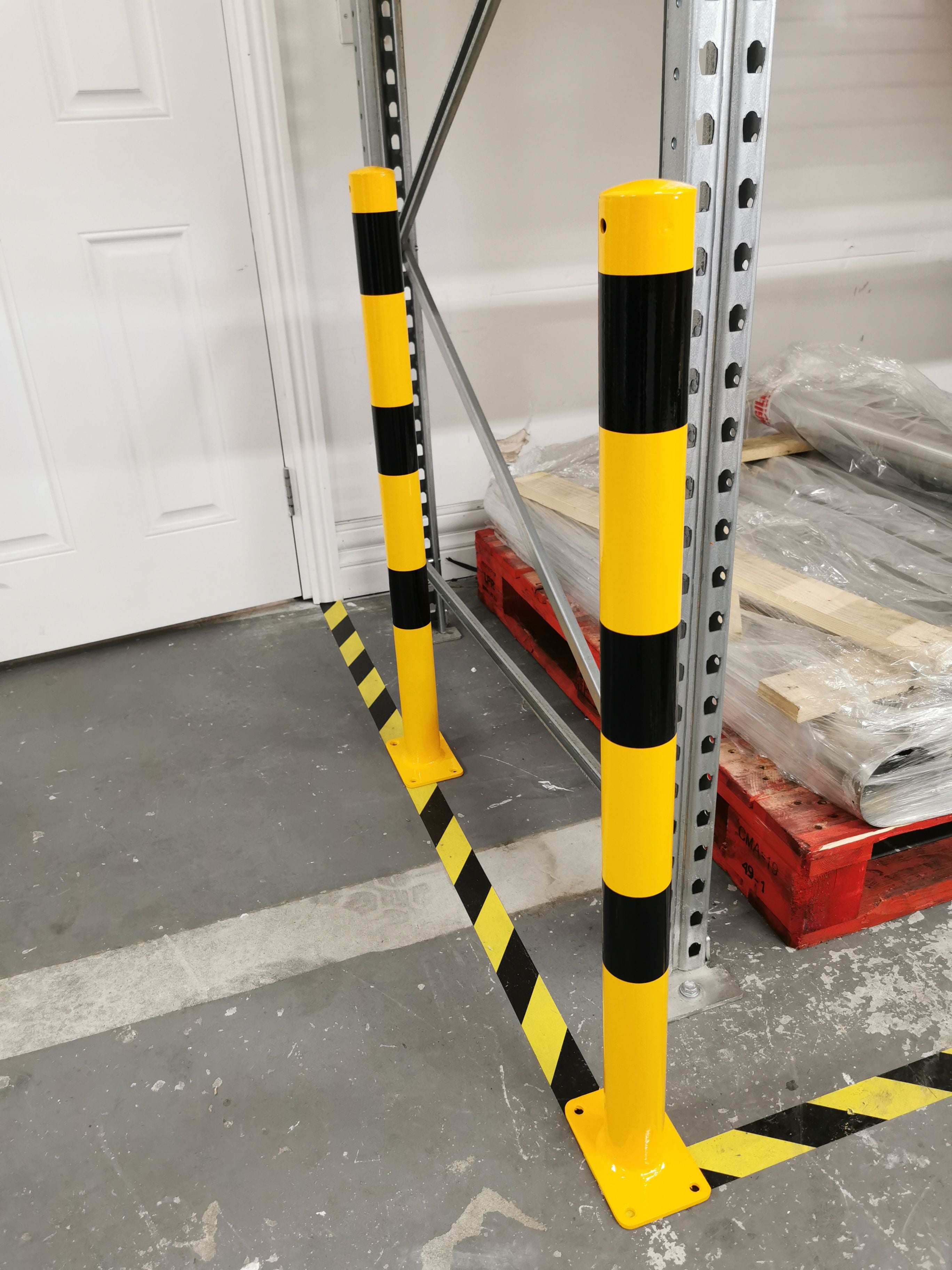 Defender Warehouse Bollard (Bolt-Down) Ø 60mm