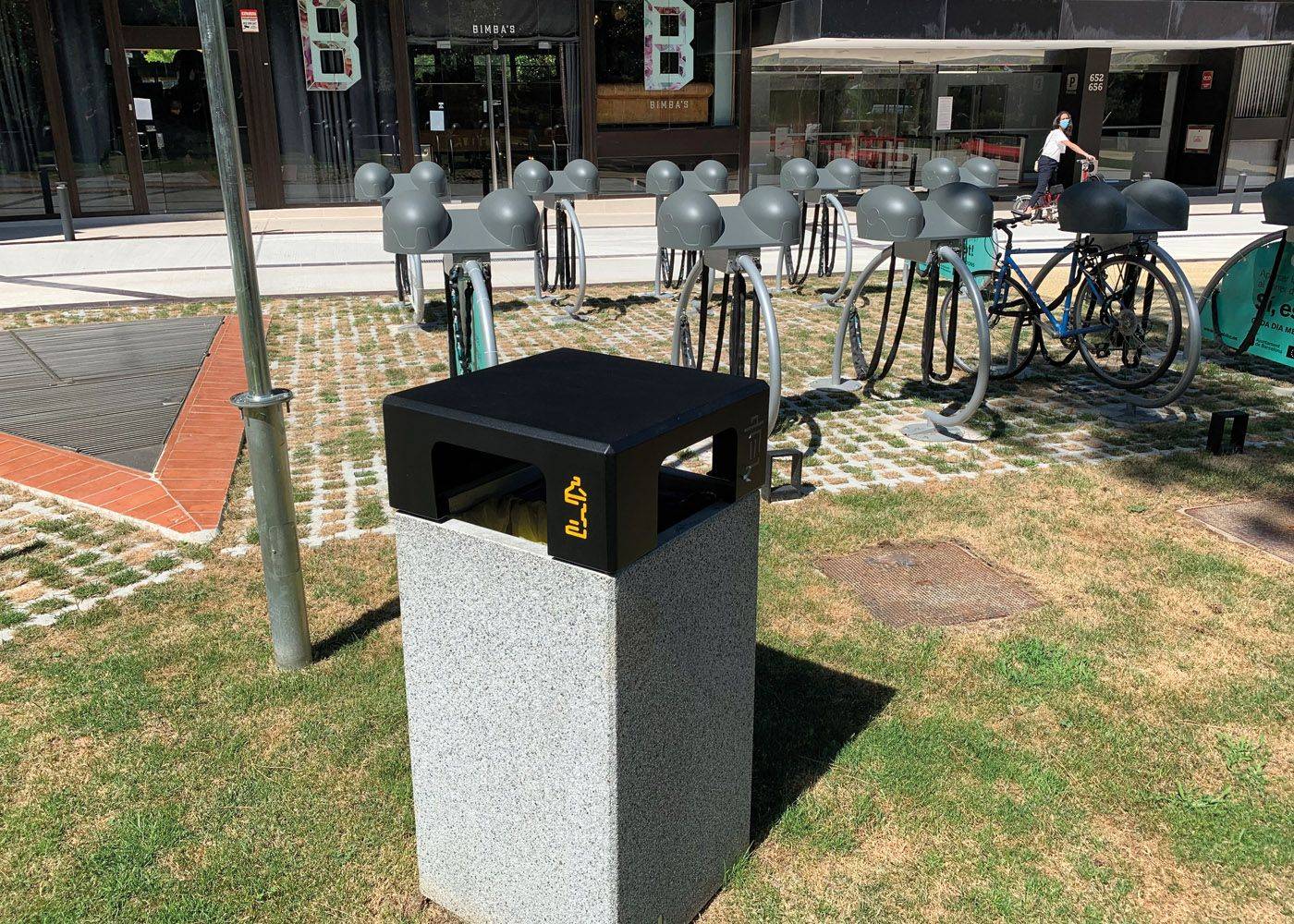 Benito Kube Litter Bin