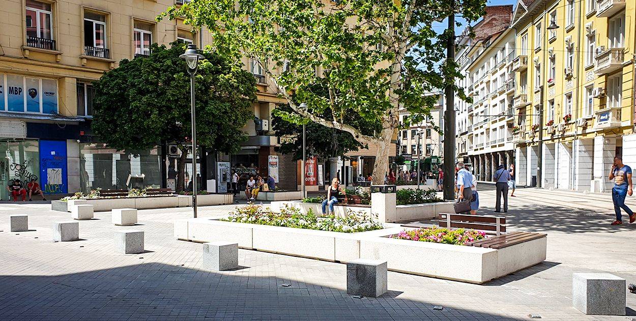 Benito Kube Madera Concrete Bench