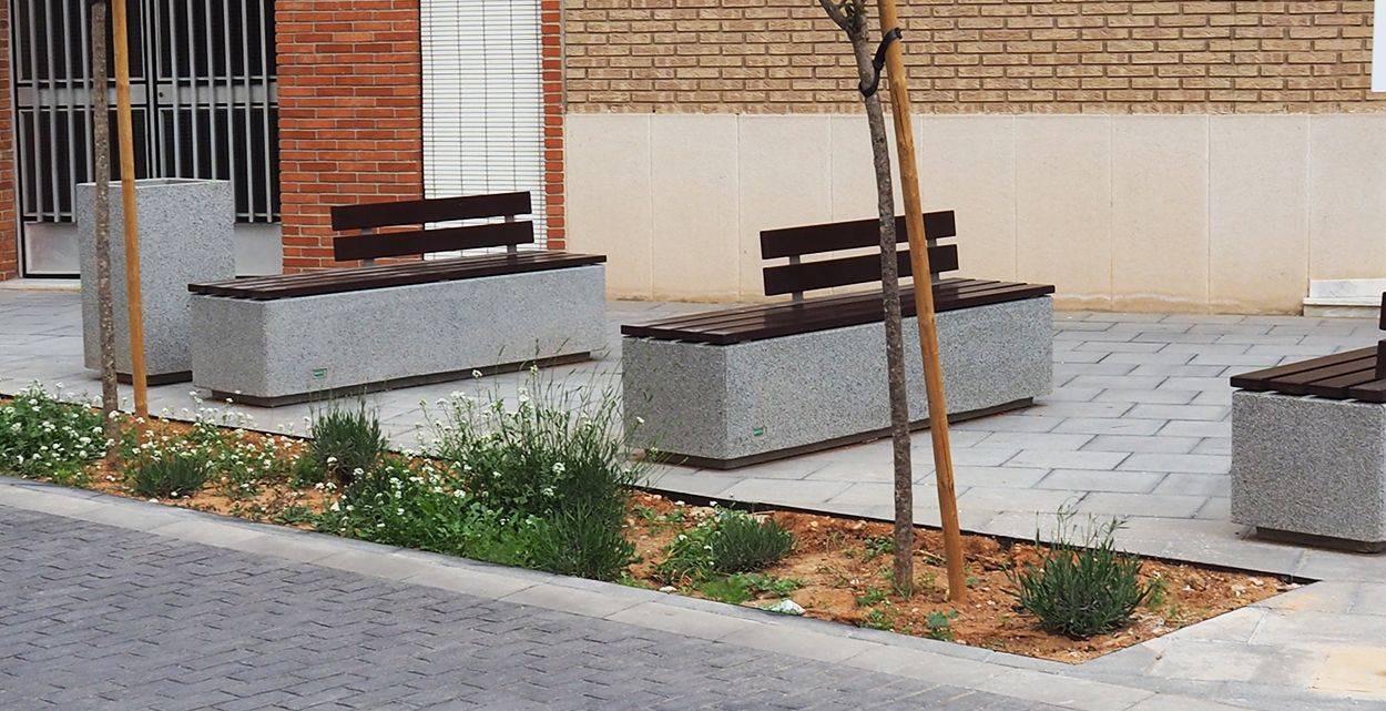 Benito Kube Madera Concrete Bench