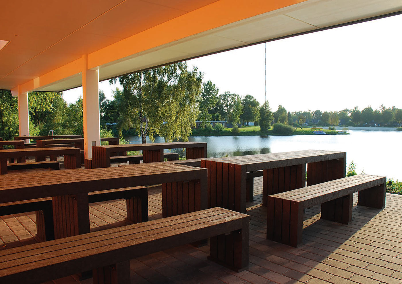 Benito Kuk Picnic Table