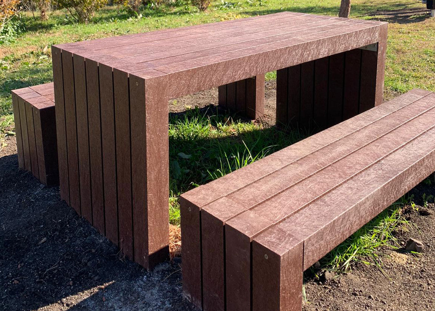 Benito Kuk Picnic Table