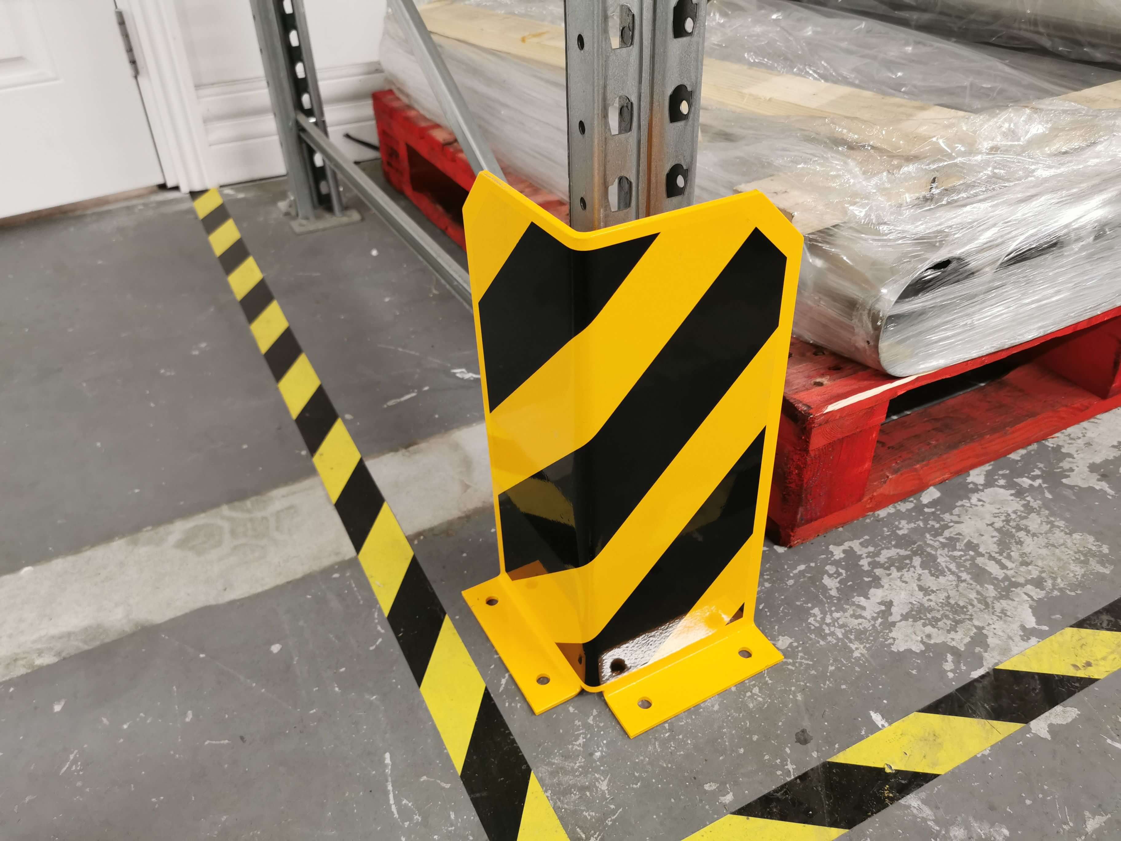 Defender Right Angle Pallet Rack Protection