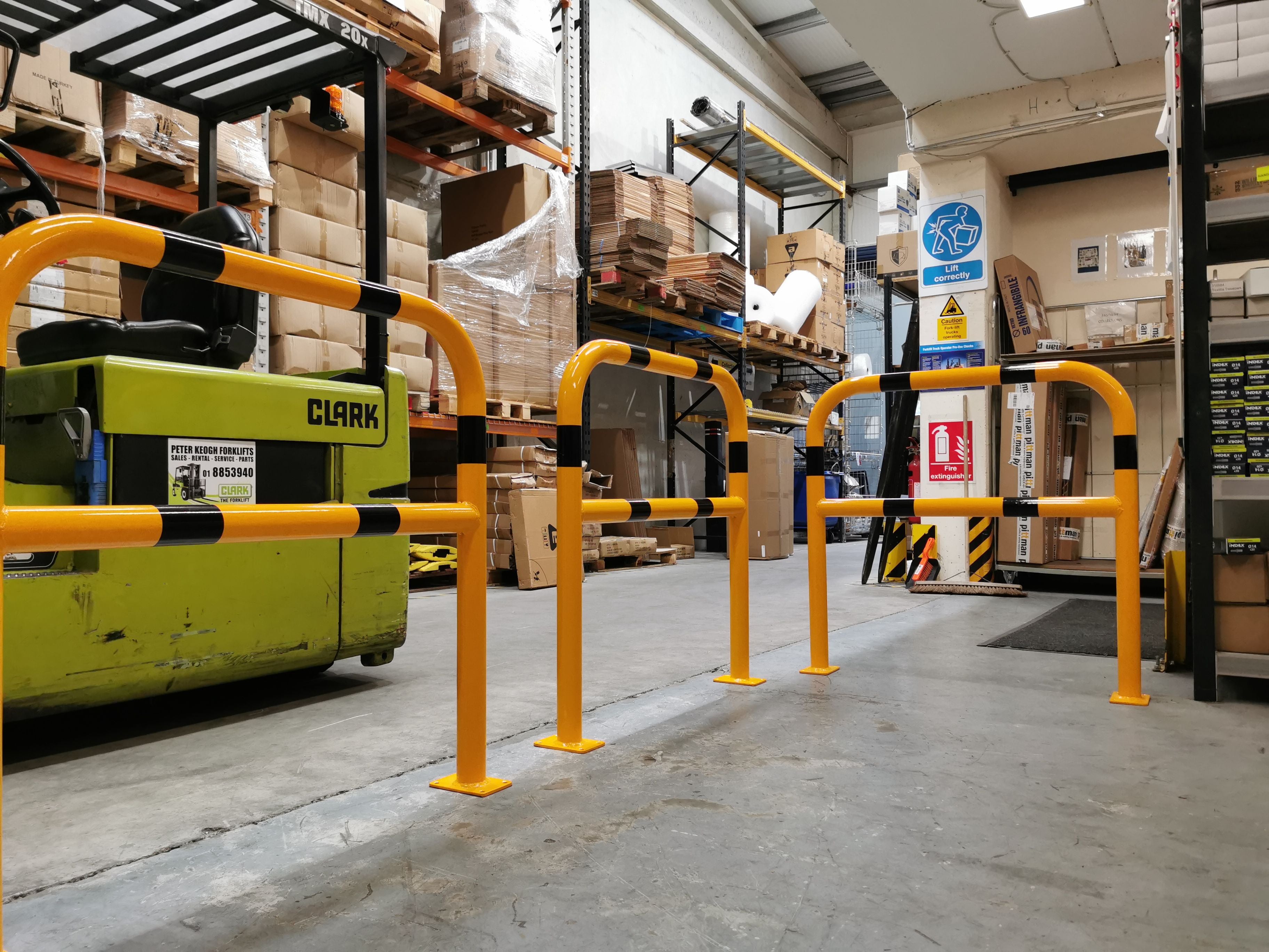 Defender Warehouse Hoop Barrier - 1000mm Wide