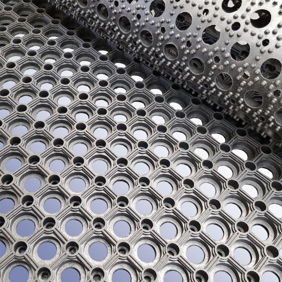 EASI Rubber Grass Matting - 10 Metre Roll
