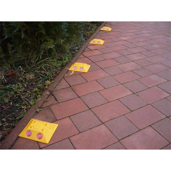 Reflective Road Cats Eyes