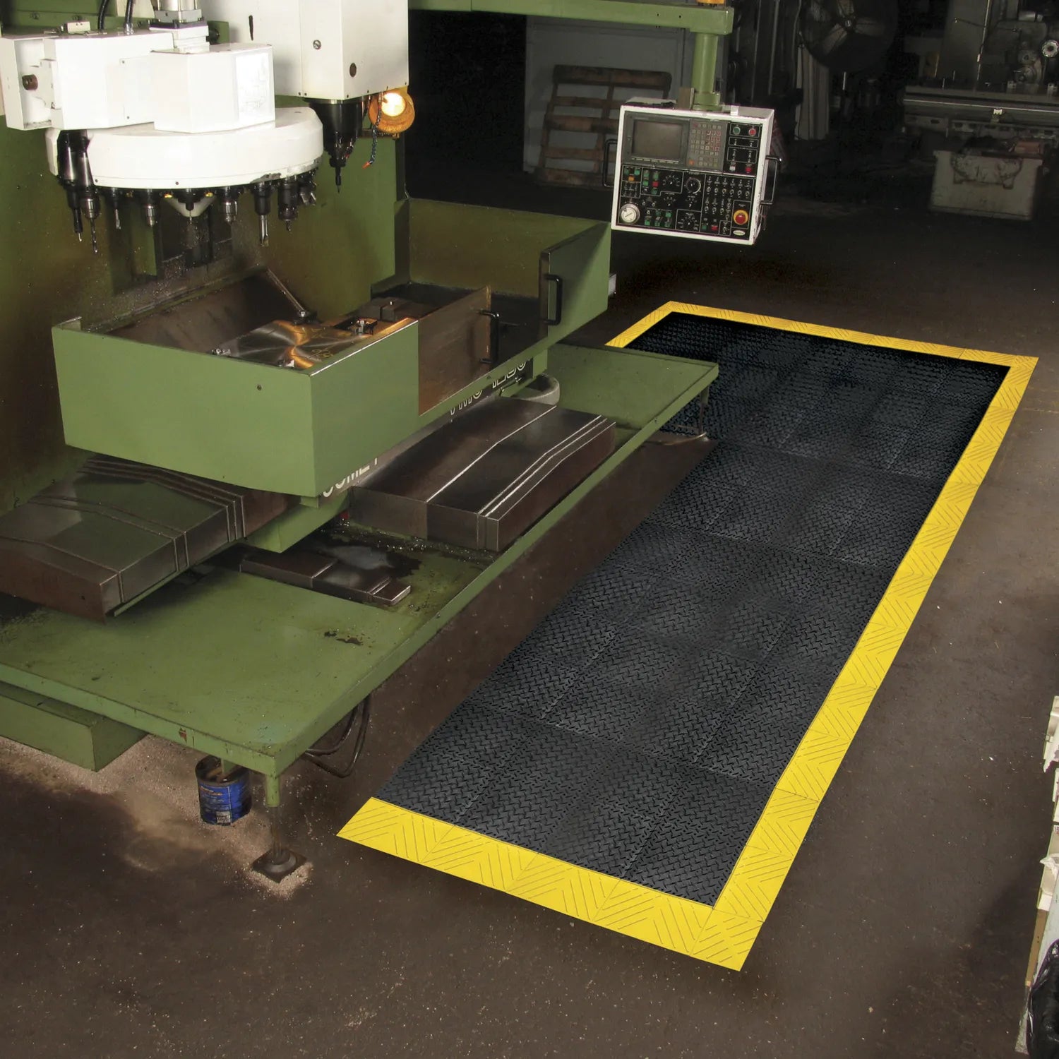 Diamond Flex Lok™ Solid Anti-Fatigue Mat In Use