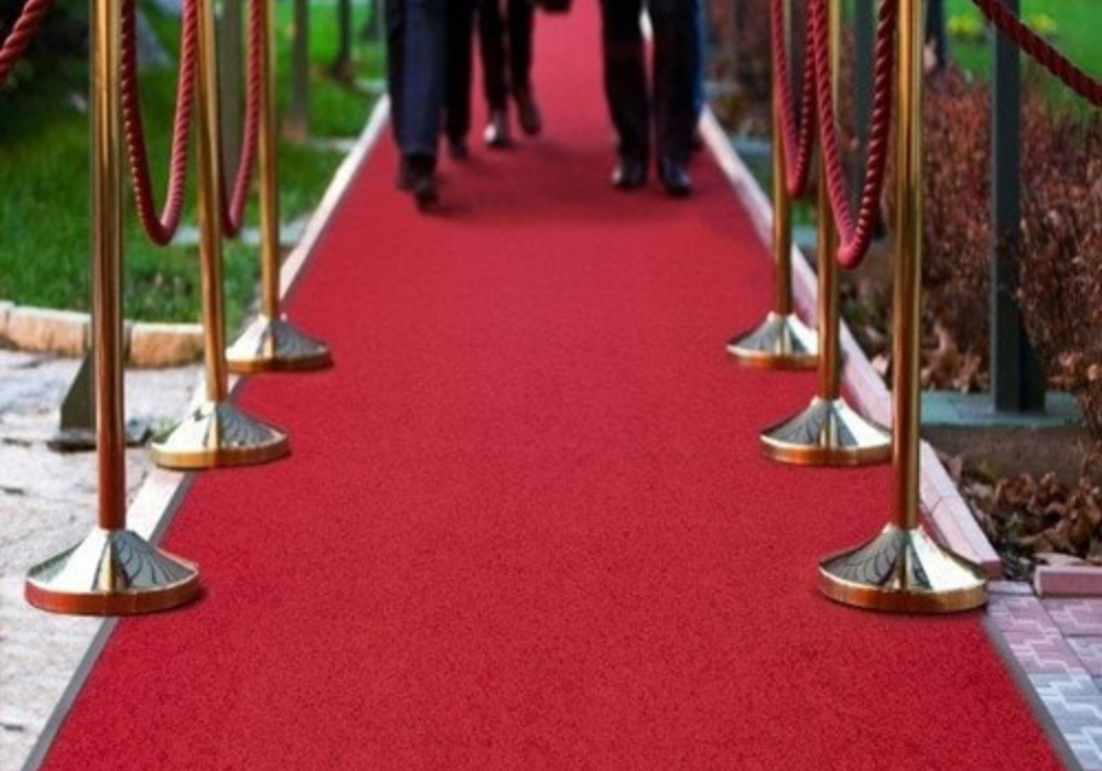 https://www.pittman.ie/cdn/shop/files/Essence_Entrance_Mat_Red_Carpet.png?v=1691753158&width=1000