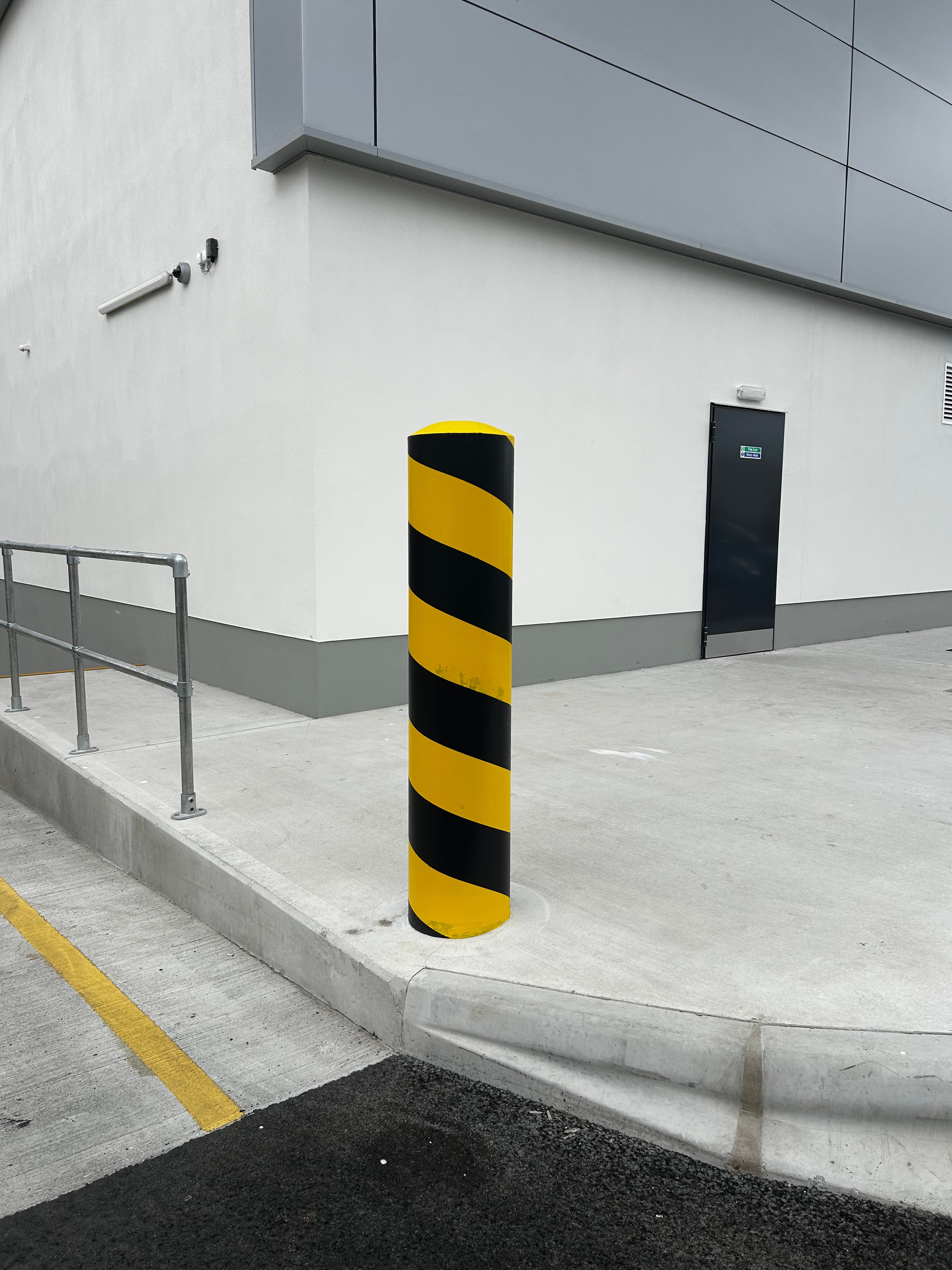 Pittman Guardz Sub Surface Loading Bay Bollard