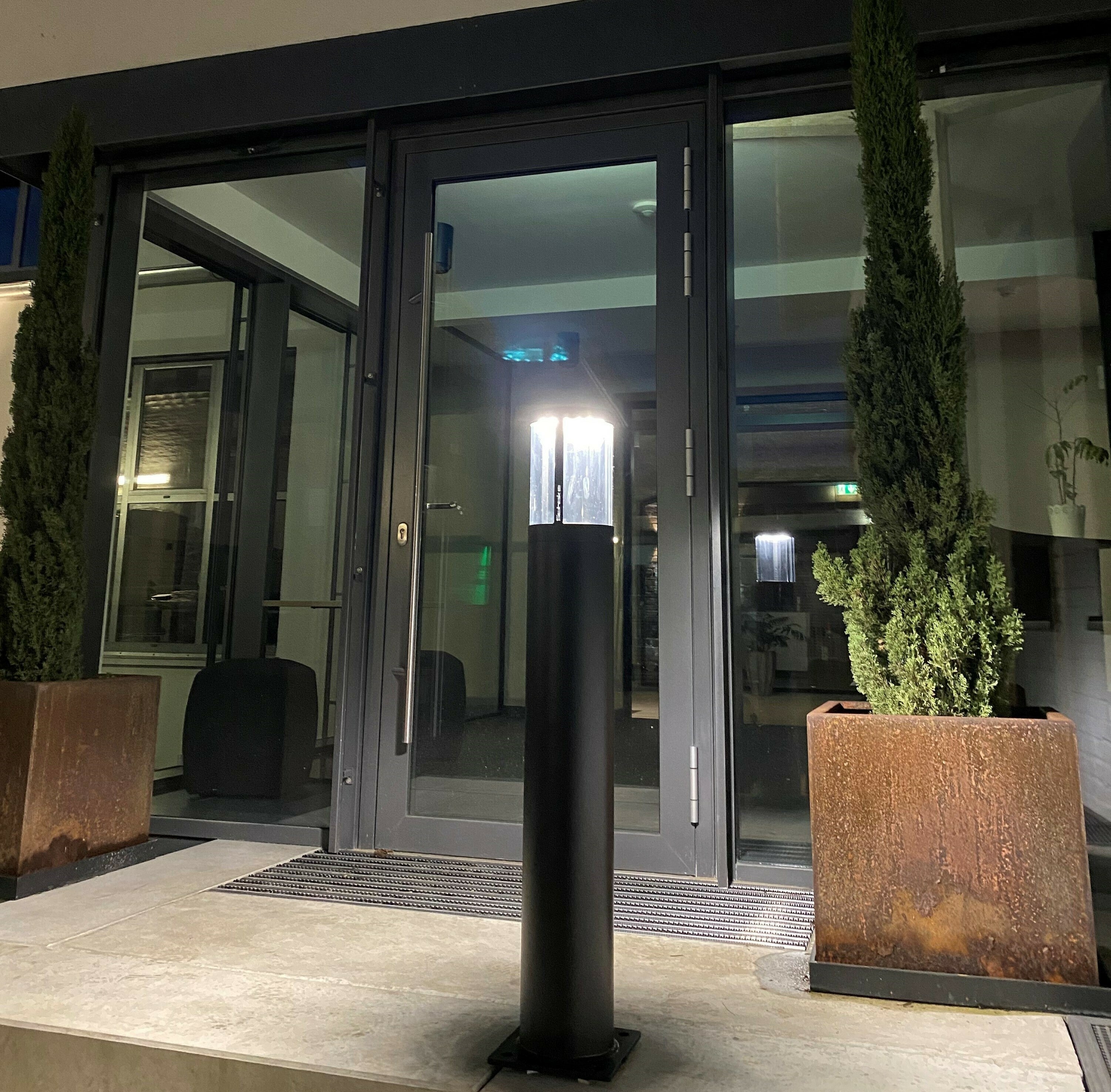 Stuttgart Illuminated Bollard