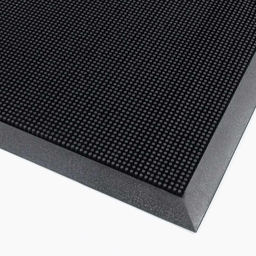 Rubber Brush™ Outdoor Entrance Mat Corner Detail