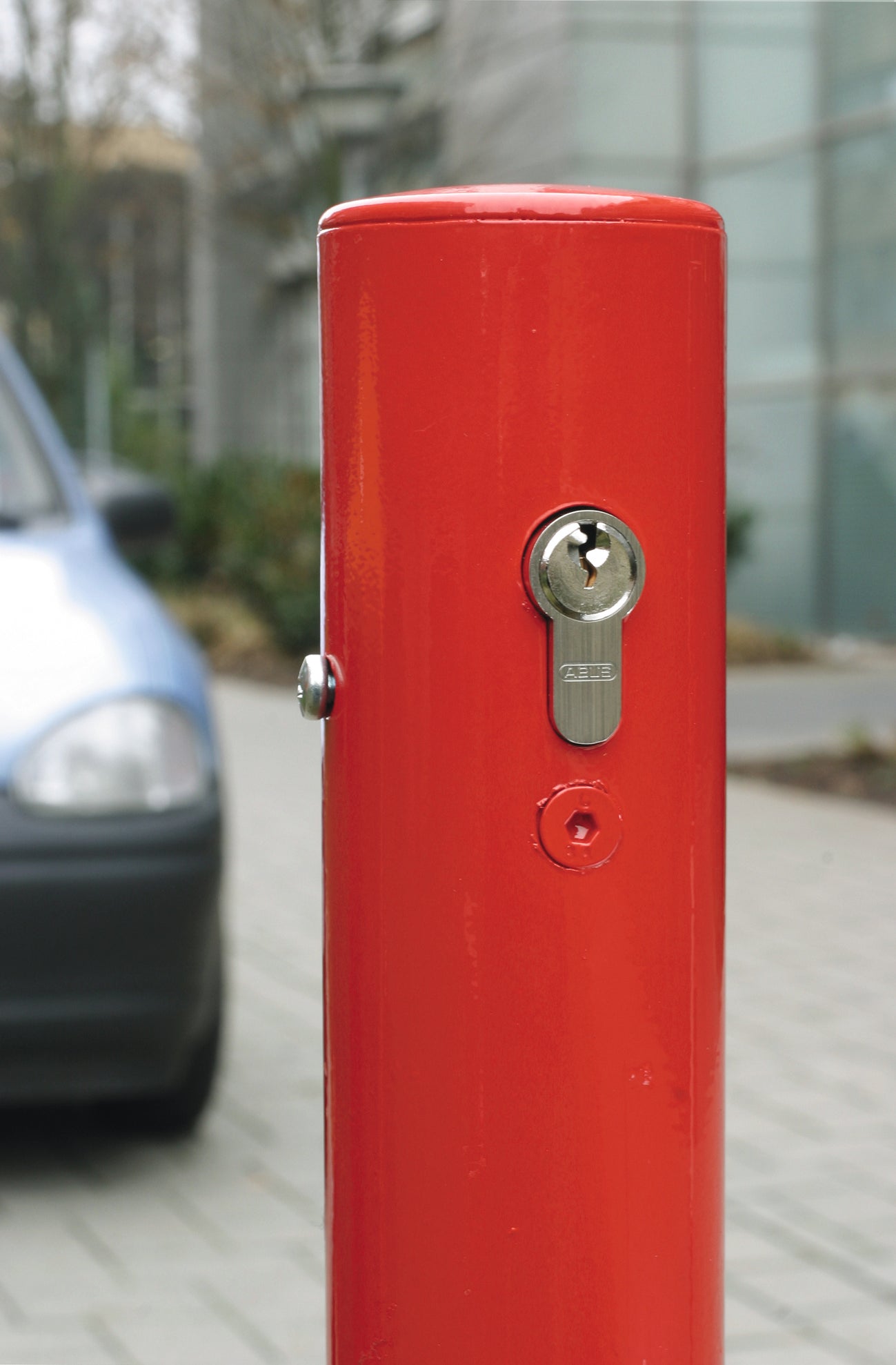 Minder Removable Post - Cylinder Key