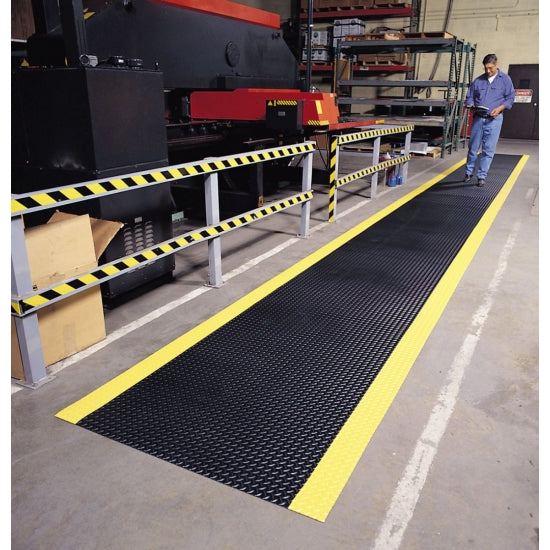 Diamond Plate Rubber Runner Black/Yellow in Factory