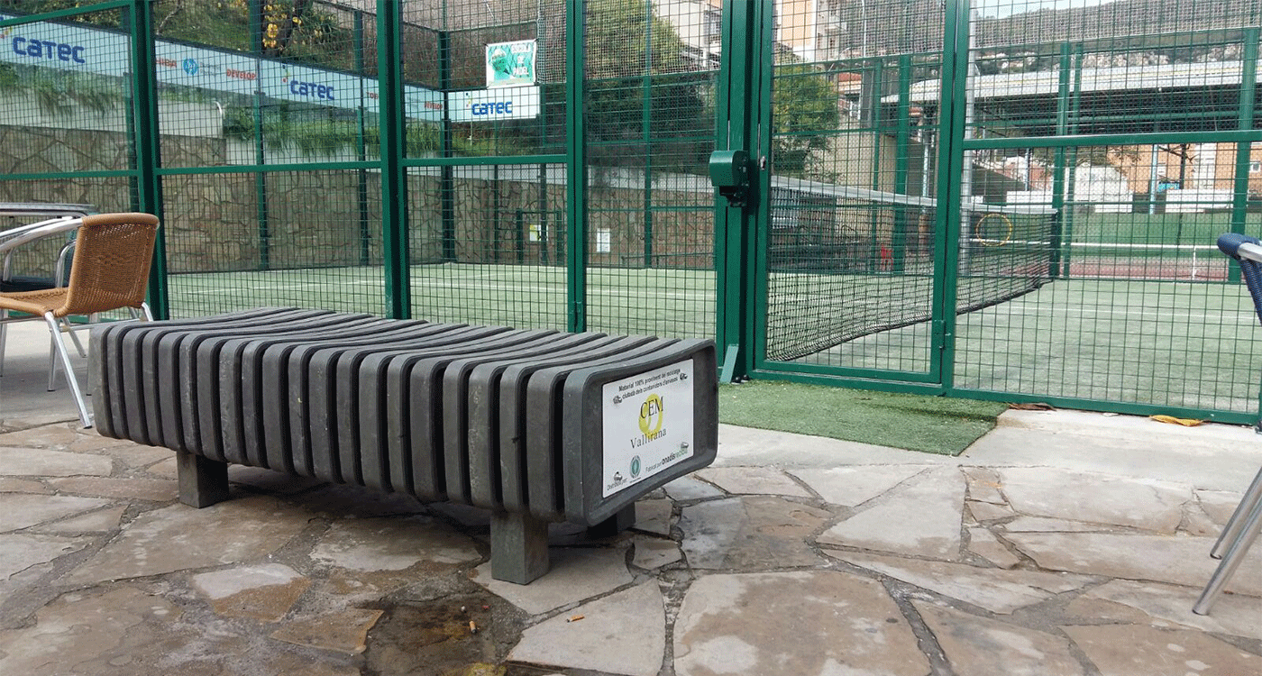Benito Vertebra Park Bench