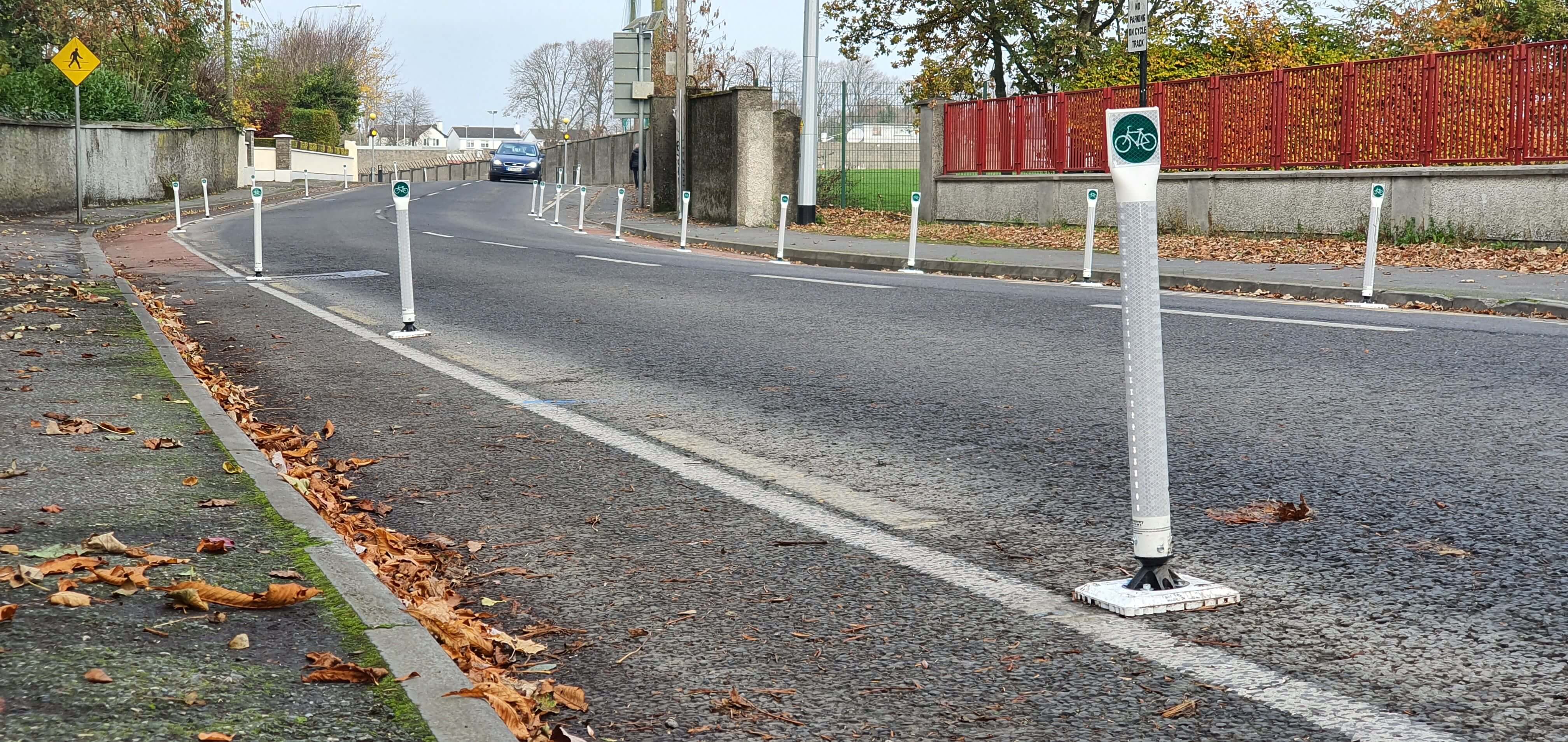 Cycle Max Bollard - White