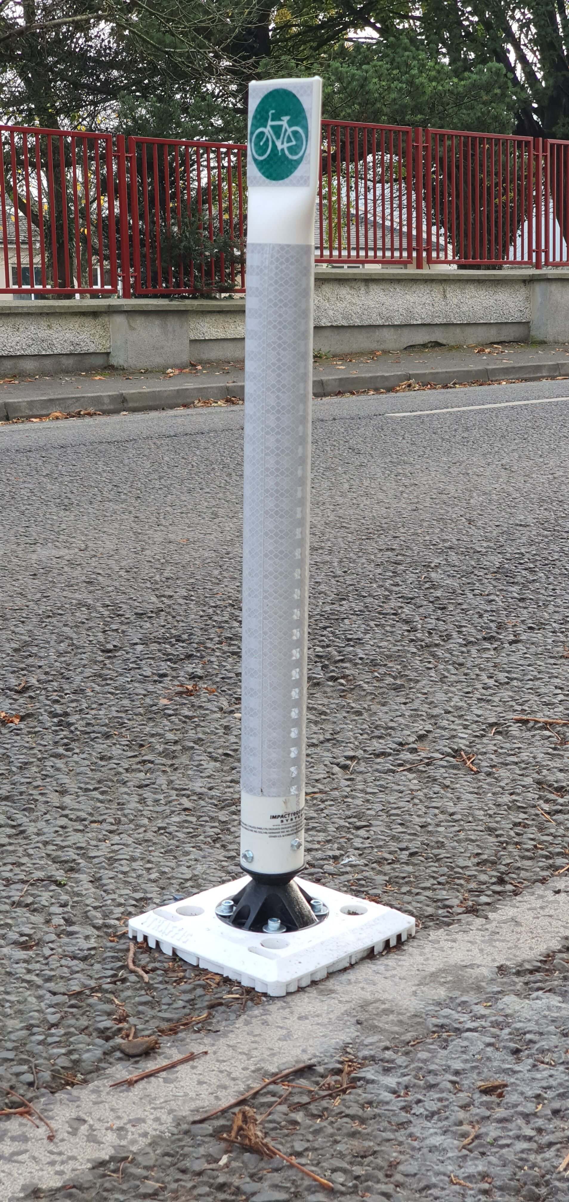 Cycle Max Bollard - White