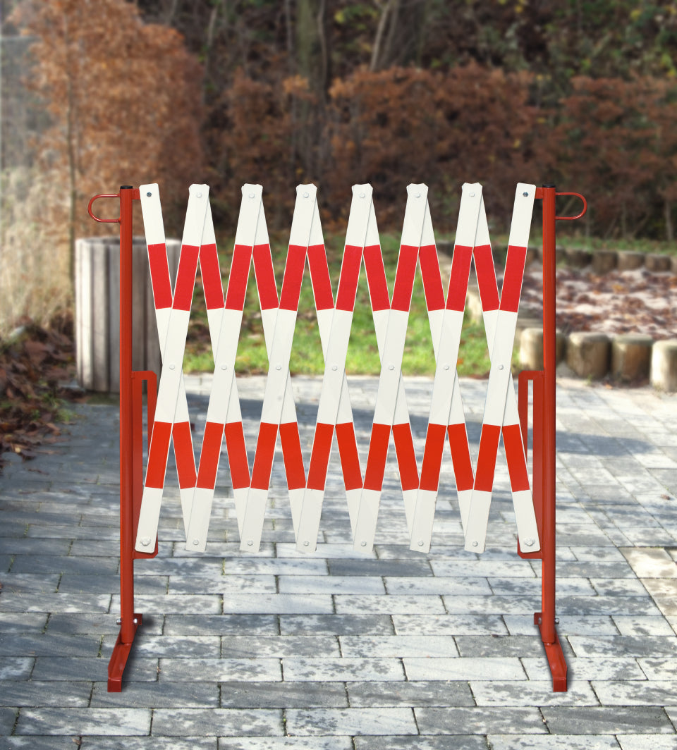 Trelis Sign Extendible Trellis Barrier - Steel | Pittman