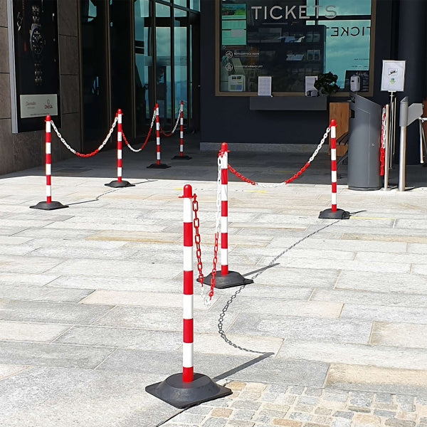 Chain Posts Set In Guarda Chain Post Set | Pittman