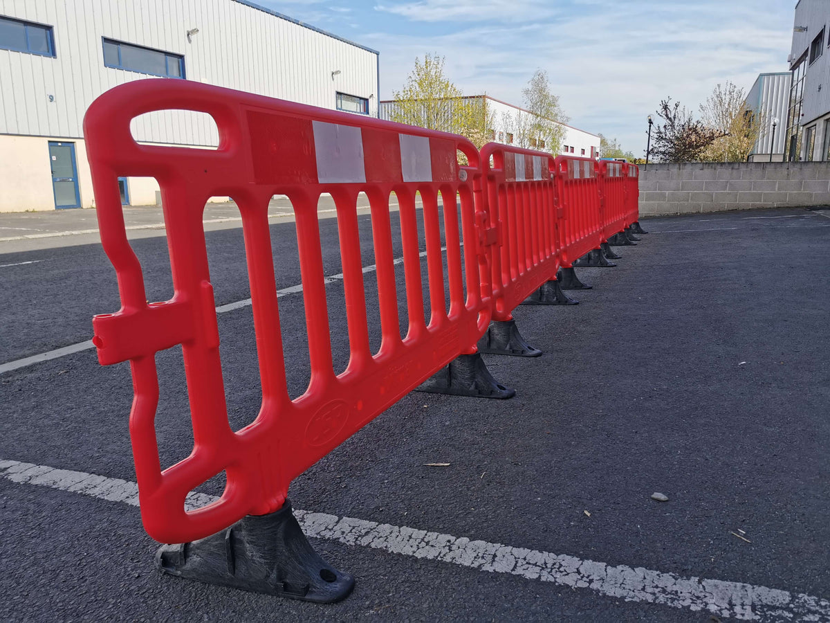 Path Barriers TRAFFIC-LINE HDPE Pedestrian Safety Barrier | Pittman